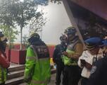 Se registra incendio en inmueble de la Secretaría de Obras de la Ciudad de México; cierran Avenida Universidad