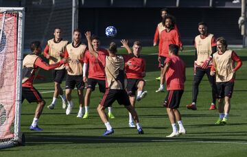 Partido de 'Fútbol-Voley' en el entrenamiento del Real Madrid. 