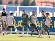 Los jugadores del Villarreal durante el entrenamiento del pasado miércoles.