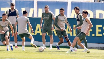 Los jugadores del Villarreal durante el entrenamiento del pasado miércoles.