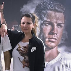 Katia Aveiro posa con "Cristiano", que ya viste de la Juventus