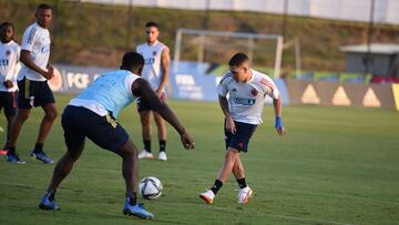 Selección hace doble jornada en su tercer día de entrenamiento