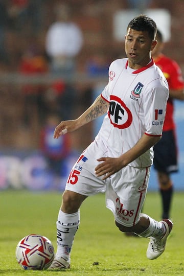 El volante de Colo Colo actuó por La Calera en 2011 y 2012.