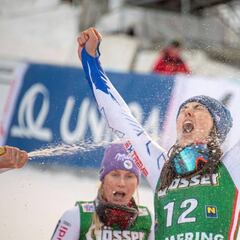Vlhova aprovecha el fallo de Shiffrin y corta su racha