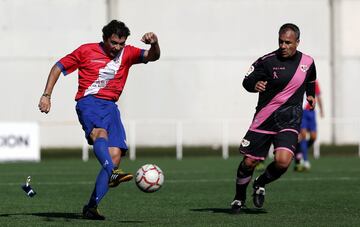 Hoy 1 de noviembre los veteranos del Torrejón y del Rayo Vallecano han goleado a la ELA en un partido solidario disputado en el Campo Municipal Las Veredillas.