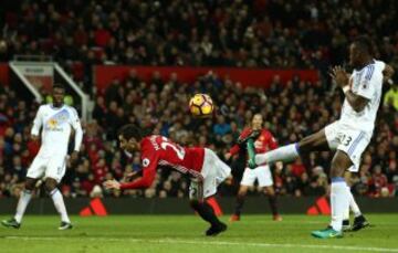 Mkhitaryan regala un golazo de taco en el 'Boxing Day'