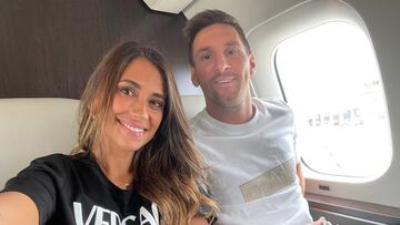 Argentine soccer player Lionel Messi and his wife Antonela Roccuzzo pose inside their private jet en route to Paris, in Barcelona, Spain August 10, 2021. Instagram/Antonelaroccuzzo/via REUTERS ATTENTION EDITORS - THIS IMAGE HAS BEEN SUPPLIED BY A THIRD PARTY. NO RESALES. NO ARCHIVES. MANDATORY CREDIT