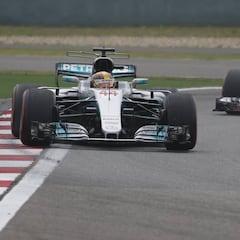 Hamilton se impone a Vettel, Sainz saldrá 11º y Alonso, 13º