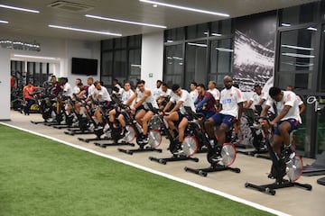 La Selección Colombia realizó trabajos de recuperación en gimnasio tras su llegada a Barranquilla pensando en el partido del domingo ante Brasil en el Metropolitano.