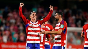 José Callejón celebra el gol ante el Racing.