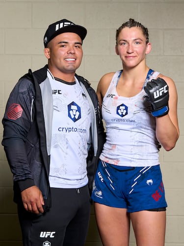 
Esta pareja es uno de los dúos más dinámicos de la UFC. Se conocieron en 2013, cuando ambos competían en eventos de MMA amateur, y posteriormente dieron el gran salto a la UFC.
