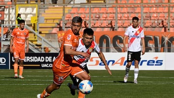Dos fichajes encienden el mercado de Segunda División: sonaron en Colo Colo y la U