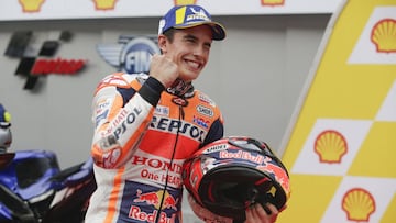 Sepang (Malaysia), 03/11/2018.- Spanish MotoGP rider Marc Marquez of Repsol Honda Team celebrates after the qualifying of the Motorcycling Grand Prix of Malaysia 2018 in Sepang International Circuit, outside Kuala Lumpur, Malaysia, 03 November 2018. The 2