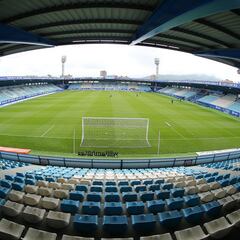 La Ponferradina renueva el césped de El Toralín
