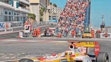 <b>AL MÁXIMO. </b>De no perder 21,8 segundos por el tráfico, el piloto asturiano podía haber remontado hasta la quinta o cuarta plaza.