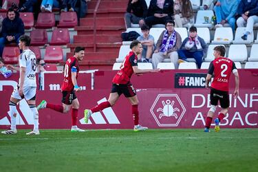 Completo partido de Lachuer ante el Albacete, que, a pesar de participar en los dos goles del Mirandés, acabó perdiendo. Una diana de penalti, en el primer tanto; y un asistencia a Panichelli, en el segundo, en un centro al área en un córner.