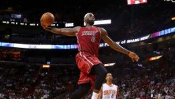 James anotó 35 puntos y los Heat consolidaron su racha