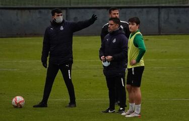 Ceballos y Carlos Castro, los únicos en la puerta de salida