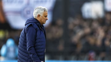 AS Roma coach Jose Mourinho reacts during the UEFA Europa League first leg quarter-final football match between Feyenoord Rotterdam and AS Roma at Feyenoord Stadion in Rotterdam on April 13, 2023. (Photo by MAURICE VAN STEEN / ANP / AFP) / Netherlands OUT