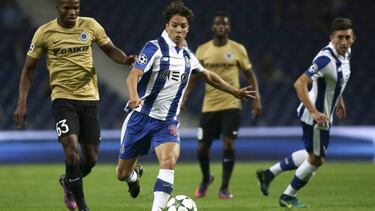 Sevilla eyeing up a move for Porto midfielder Óliver Torres