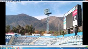 La sede deportiva de San Carlos de Aponquindo está situada al noreste de Santiago de Chile; cuenta con todas las comodidades que necesita una selección de alto nivel como la colombiana. Dentro del complejo también está ubicado el estadio principal de la U. Católica de Chile.