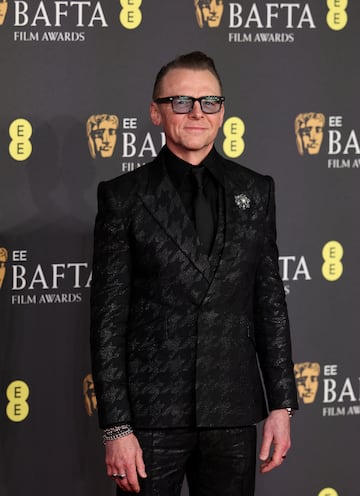 Simon Pegg posa en la alfombra roja de los premios BAFTA 2025 celebrados en el Royal Festival Hall del Southbank Centre de Londres.