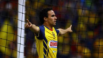 SOCCER/FUTBOL
APERTURA 2010
CUARTOS DE FINAL
AMERICA VS SAN LUIS
Action photo of Enrique Esqueda of America celebrates goal, during week quarterfinal game of the 2010 Apertura tournament of mexican soccer./Foto de accion de Enrique Esqueda de America celebra el gol, durante juego de cuartos de final del torneo Apertura 2010 del futbol mexicano. 20 November 2010 MEXSPORT/OMAR MARTINEZ