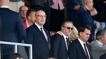 Avie Glazer durante el partido de Premier League entre el Manchester United y el Brighton.