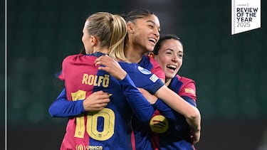 El Barça femenino sigue demostrando un año más por qué es uno de los mejores equipos del mundo del deporte en la actualidad. Un Barça que logró romper su maldición en Alemania ganando al Wolfsburgo en la ida de cuartos de final de una Champions League en la que acabaron cediendo ante el Arsenal en la final. Pese a ello, el equipo volvió a ser reconocido como demuestra el tercer Balón de Oro para Aitana Bonmatí.