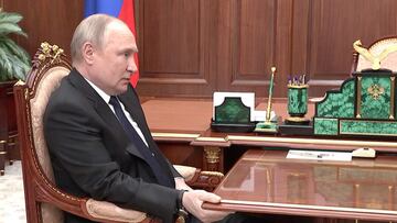 HANDOUT - 21 April 2022, Russia, Moscow: Russian President Vladimir Putin meets with Russian Defence Minister Sergei Shoigu (Not Pictured). (best quality available) Photo: -/Kremlin/dpa - ATTENTION: editorial use only and only if the credit mentioned above is referenced in full
21/04/2022 ONLY FOR USE IN SPAIN