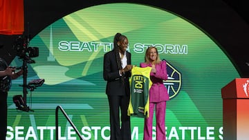 Dominique Malonga, seleccionada por Seattle Storm con el número 2 del draft 2025.