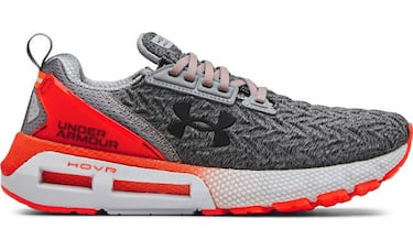 Prueba de las zapatillas UA HOVR Mega 2 Clone