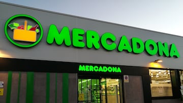 MADRID, SPAIN - NOVEMBER 2021: Mercadona supermarket entrance on November 18, 2021 in Madrid, Spain. (Photo by Cristina Arias/Cover/Getty Images)