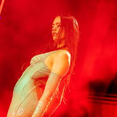 Does Dua Lipa speak Spanish?