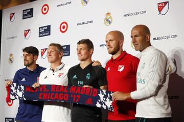 Zidane y Kroos con Paunovic y Schweisteiger.