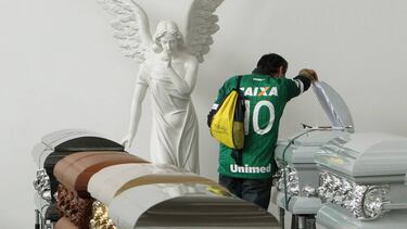 Velatorio de las víctimas del accidente aéreo de Chapecoense en Medellín.
