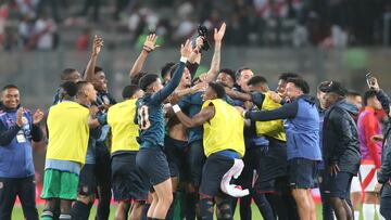 Los jugadores de Ecuador celebran su clasificación para el Mundial 2026.
