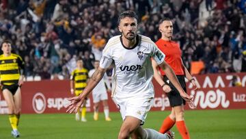 El Albacete ganó ocho partidos después, gracias a su hombre gol. Quiles, en el 90', dejó los tres puntos en el Carlos Belmonte. Lección de pundonor, no dio un balón por perdido y tras recorte dentro del área con pierna derecha, batió a Rebollo con la izquierda.

