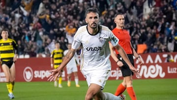 El Albacete ganó ocho partidos después, gracias a su hombre gol. Quiles, en el 90', dejó los tres puntos en el Carlos Belmonte. Lección de pundonor, no dio un balón por perdido y tras recorte dentro del área con pierna derecha, batió a Rebollo con la izquierda.

