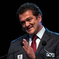 Carlos Hermosillo se pronuncia sobre periodistas que promueven futbolistas