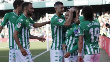 Los jugadores del Betis celebran un gol ante el Granada. 