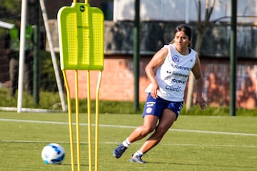 La Roja Femenina realizó su tercer día de entrenamientos en la cancha del Colegio Colombo Británico de Cali. En la primera jornada del Grupo A tendrá descanso.