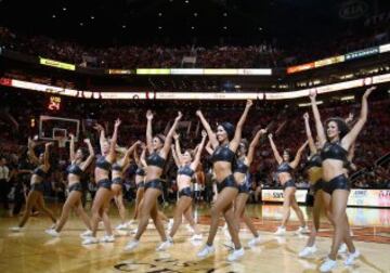 Las cheerleaders de los Suns.