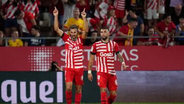 GIRONA, SPAIN - AUGUST 22: Cristhian Stuani of Girona celebrates after scoring their side's first goal during the LaLiga Santander match between Girona FC and Getafe CF at Montilivi Stadium on August 22, 2022 in Girona, Spain. (Photo by Alex Caparros/Getty Images)