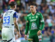 Sergio Ramos of Monterrey and James Rodriguez of Leon during the 17th round match between Leon and Monterrey as part of the Liga BBVA MX, Torneo Clausura 2025 at Nou Camp Leon Stadium, on April 20, 2025 in Leon, Guanajuato, Mexico.