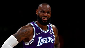 Lakers coach Vogel: LeBron James court time "always a concern"