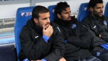 Pedro León, en el banquillo.