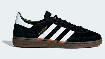 Zapatillas Adidas Spezial negras.