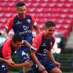 Golazo del “Macue” Robles da agónico triunfo del Tepatitlán sobre Tapatío
