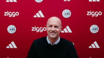 Jordi Cruyff firma con el Ajax.